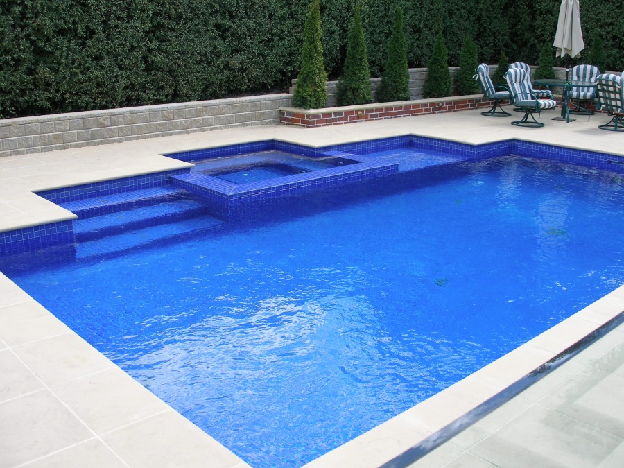 Essendon Rectangle Pool with Spa